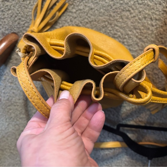 Mustard Yellow Street Level Bucket Bag with tassels‎ - Picture 4 of 7
